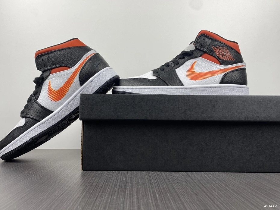 Jordan Zig Mid DN4929-100 - 1 Zag 1010